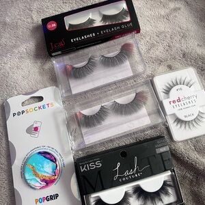 Set of thin and thick lashes with pop socket for iPhone